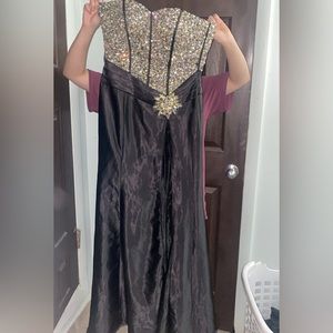 Gorgeous 3D gems with real silk.